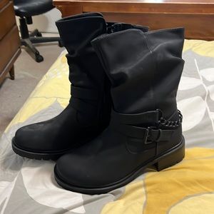 Black Moto Bootie Wide Width 8 - Torrid - never worn